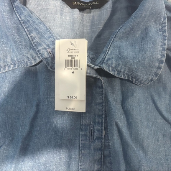 Banana Republic Light Blue Denim Shirt - Picture 4 of 6